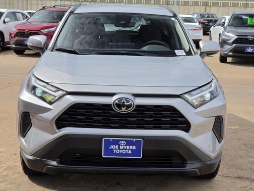 Silver Sky Metallic 2025 Toyota RAV4 XLE