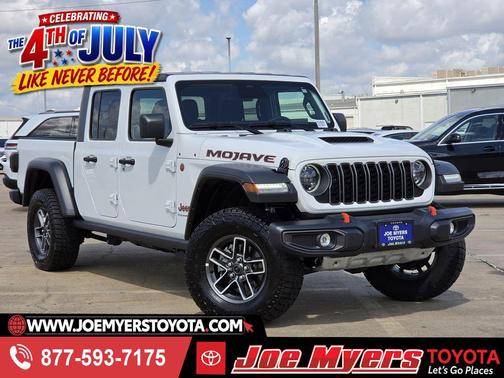Bright White Clearcoat 2026 Jeep Gladiator Mojave 4x4