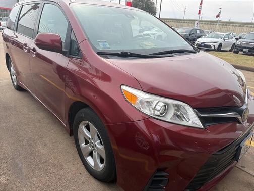 2018 Toyota Sienna L