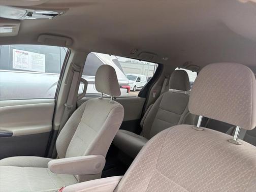 2018 Toyota Sienna L
