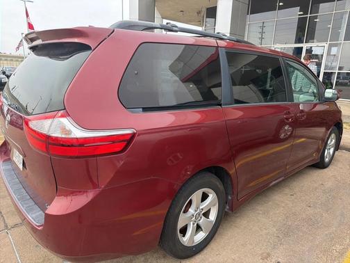 2018 Toyota Sienna L