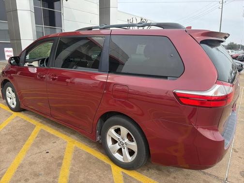 2018 Toyota Sienna L