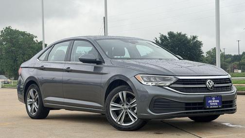 Platinum Gray Metallic 2024 Volkswagen Jetta 1.5T SE