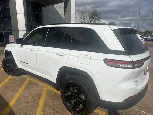 2022 Jeep Grand Cherokee Altitude