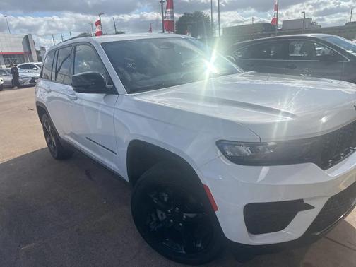 2022 Jeep Grand Cherokee Altitude