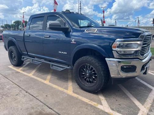 2022 RAM 2500 Laramie Crew Cab 4x4 6'4' Box