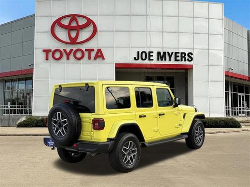 2024 Jeep Wrangler 4-Door Sahara 4x4