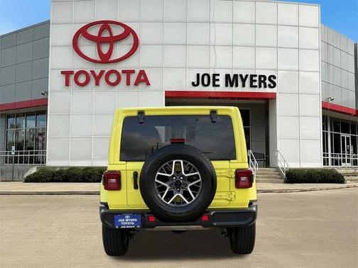 2024 Jeep Wrangler 4-Door Sahara 4x4