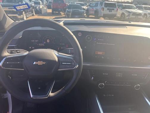 2025 Chevrolet Suburban LT