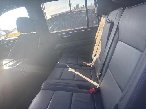 2025 Chevrolet Suburban LT