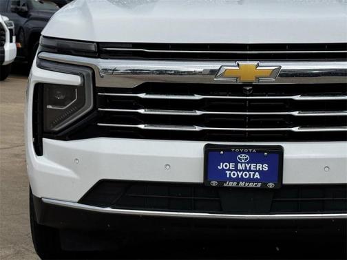 2025 Chevrolet Suburban LT