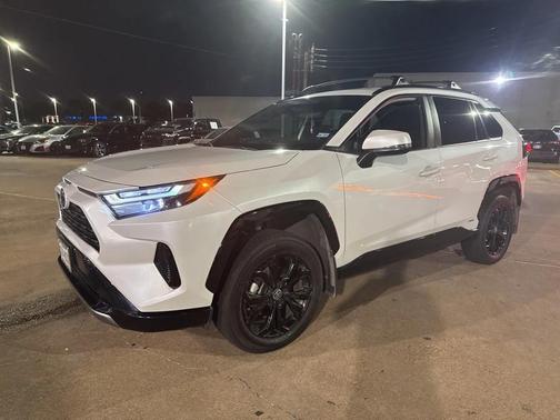 2023 Toyota RAV4 Hybrid SE