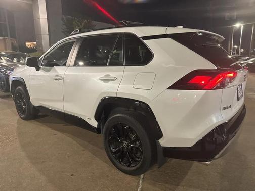 2023 Toyota RAV4 Hybrid SE