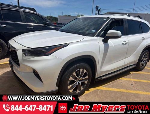 Wind Chill Pearl 2023 Toyota Highlander XLE