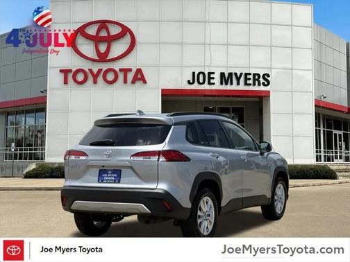 2024 Toyota Corolla Cross LE