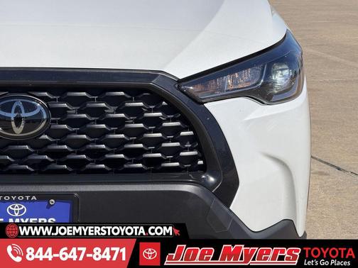 Wind Chill Pearl 2023 Toyota Corolla Cross LE