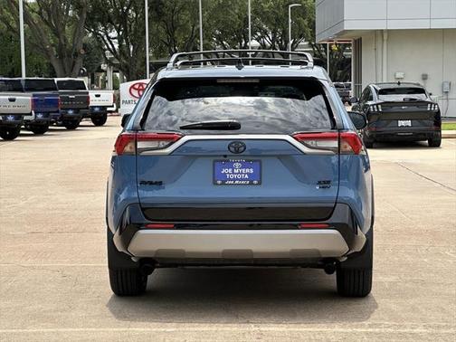 2025 Toyota RAV4 Hybrid SE