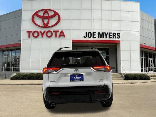 2025 Toyota RAV4 Hybrid SE