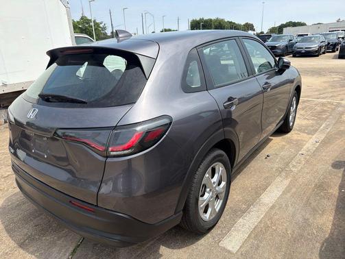 Platinum White Pearl 2025 Honda HR-V LX