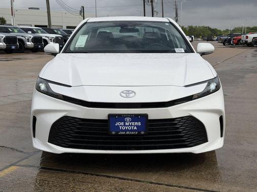 Ice Cap 2025 Toyota Camry LE
