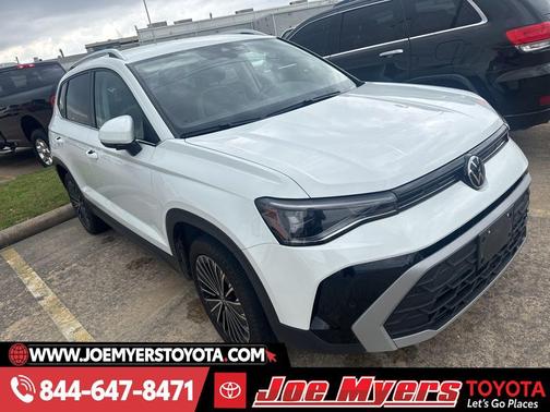 Pure White 2025 Volkswagen Taos 1.5T SE