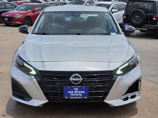 Brilliant Silver Metallic 2024 Nissan Altima 2.5 SV
