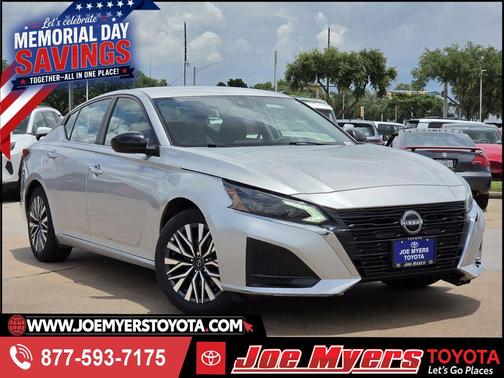 Brilliant Silver Metallic 2024 Nissan Altima 2.5 SV