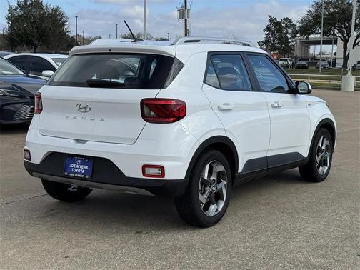 2025 Hyundai VENUE SEL