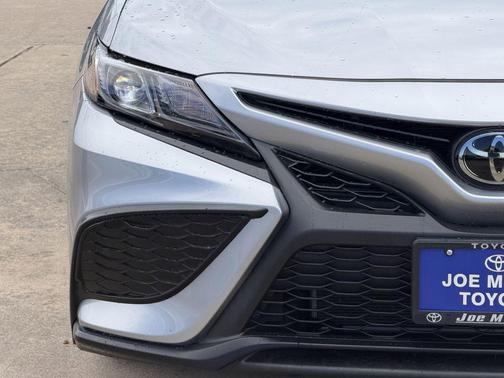 Ice Cap 2024 Toyota Camry SE