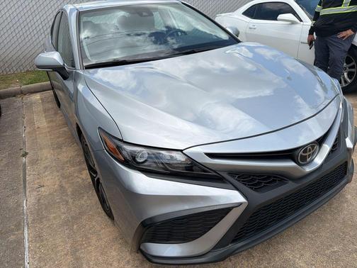 Ice Cap 2024 Toyota Camry SE