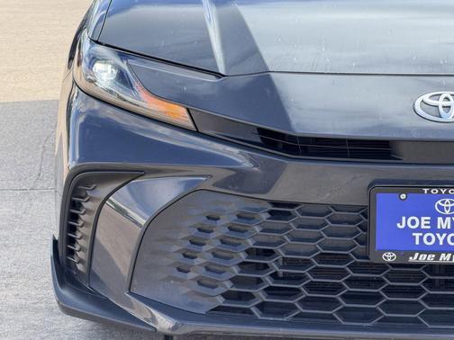 Black 2025 Toyota Camry SE