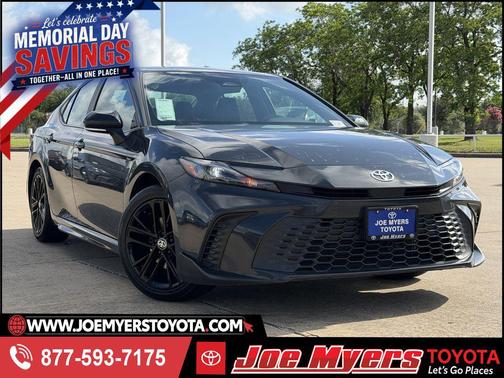 Black 2025 Toyota Camry SE