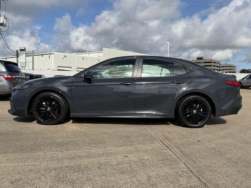 Black 2025 Toyota Camry SE