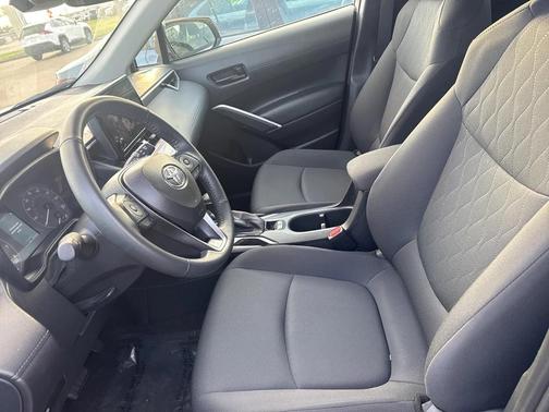 2025 Toyota Corolla Cross LE