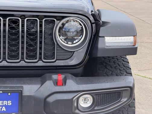 Black Clearcoat 2025 Jeep Wrangler Rubicon