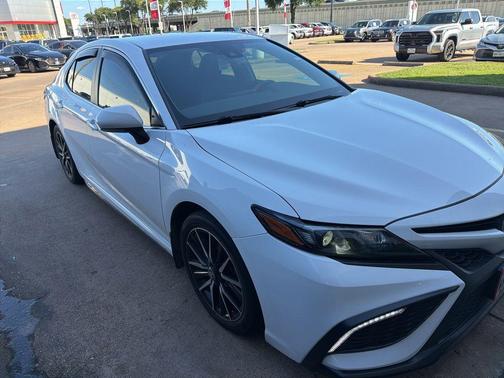 Ice Cap 2024 Toyota Camry SE