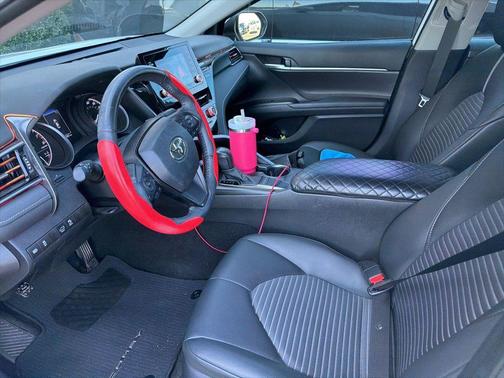 Ice Cap 2024 Toyota Camry SE