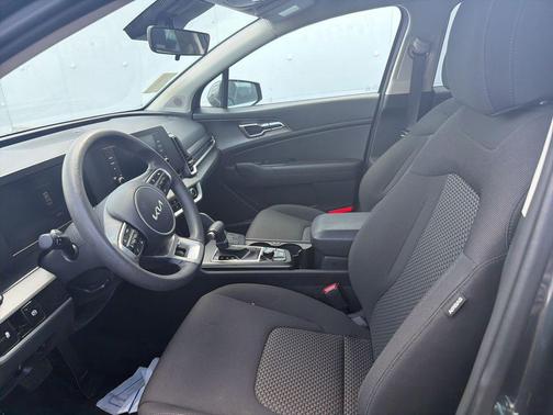Gravity Gray 2025 Kia Sportage LX