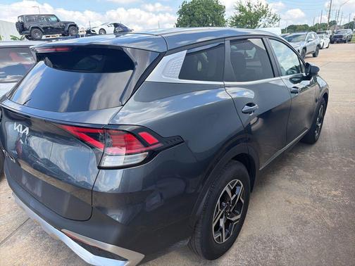 Gravity Gray 2025 Kia Sportage LX