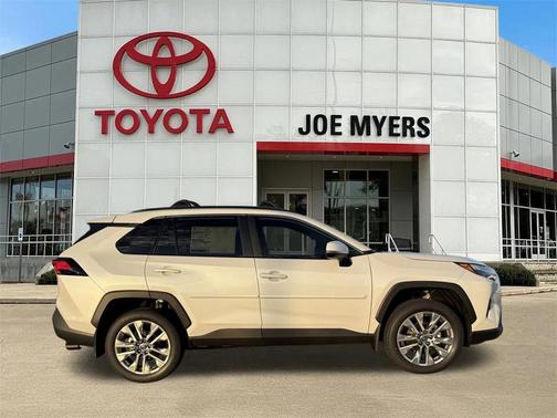 2025 Toyota RAV4 XLE Premium