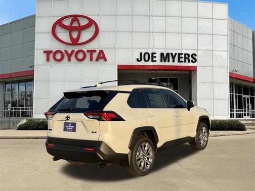 2025 Toyota RAV4 XLE Premium