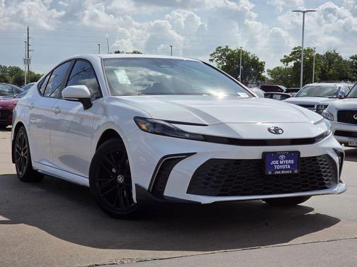 Ice Cap 2026 Toyota Camry SE