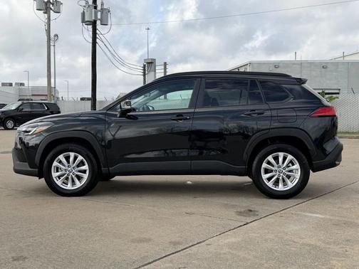 2025 Toyota Corolla Cross LE