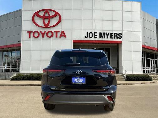 2025 Toyota Highlander LE