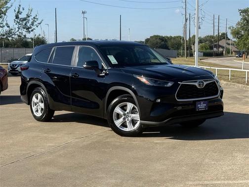 2025 Toyota Highlander LE