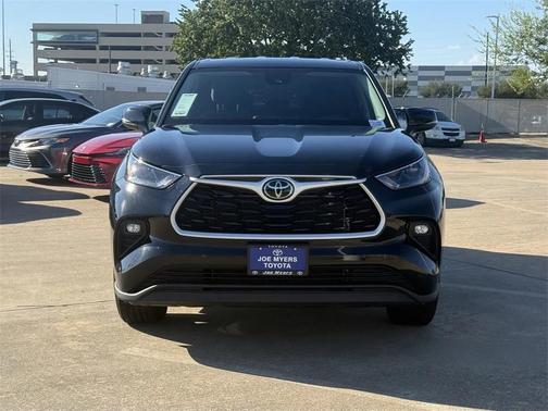 2025 Toyota Highlander LE