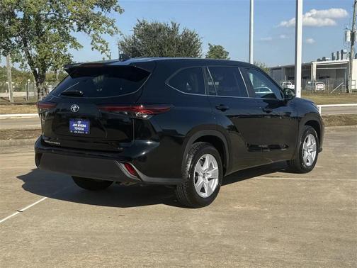 2025 Toyota Highlander LE