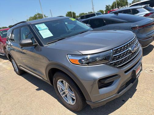 Carbonized Gray Metallic 2024 Ford Explorer XLT