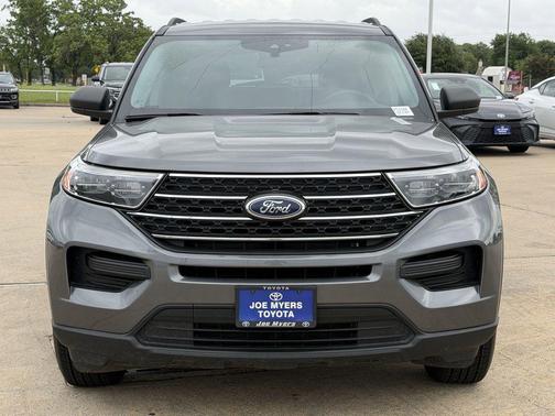Carbonized Gray Metallic 2024 Ford Explorer XLT