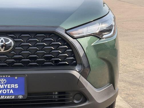 Cypress 2025 Toyota Corolla Cross LE